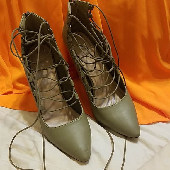 🇺🇸Charlotte Russe Olive Green heels - Picture 3 of 7